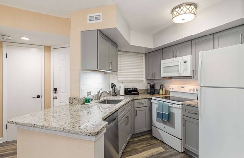 Ocean Side Village Condo | Peaceful 2/2 Pondside Condo · Half Mile from Beach