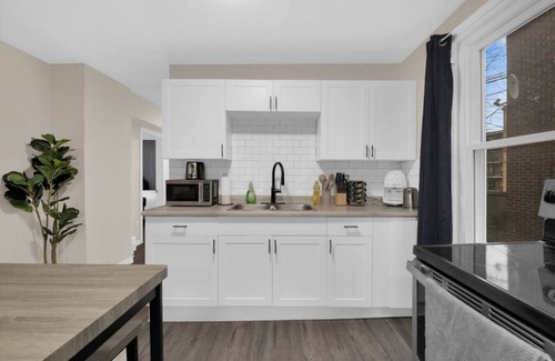 Bridgeview Apartment | Peaceful 2 Bed by Riverside