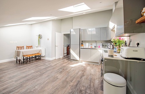 Tufnell Park Apartment | Peaceful 2-Bed Flat in London
