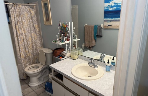 Vero Beach South Apartment | Peaceful 2-bedroom apartment with AC in charming Vero Beach private bathroom
