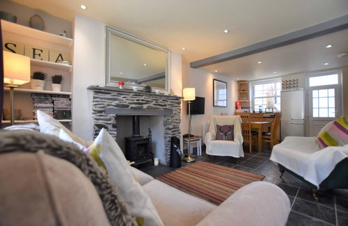 Aberdovey Cottage | Peaceful 2 Bedroom Cottage Only Short Stroll To Village Centre & Beach Front