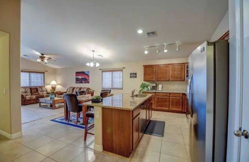 Casa Grande House | Peaceful 3-bdrm Residential House with Home Office