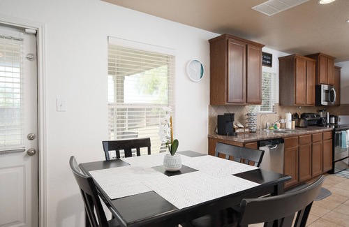 San Antonio House | Peaceful 3BD/2.5BA/SeaWorld/Lackland AFB