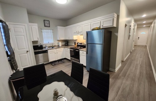 Atlanta House | Peaceful 4-bedroom townhome with AC in Atlanta
