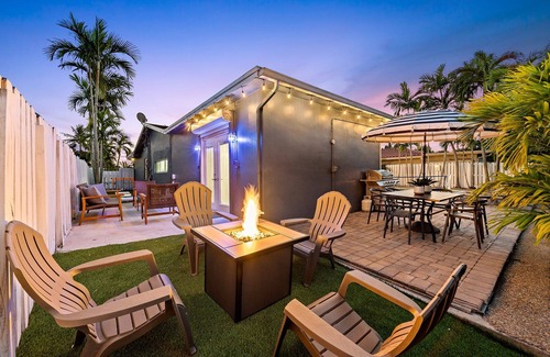 Fort Lauderdale Cottage | Peaceful 5BR -waterway Views & Private Heated Pool