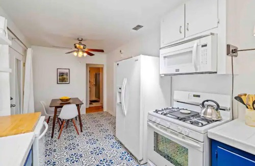 Paso Robles House | Peaceful, AC, WiFi, FPit, BBQ, Mile2DwnTwn, DogsOk