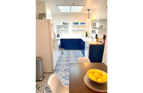 Paso Robles House | Peaceful, AC, WiFi, FPit, BBQ, Mile2DwnTwn, DogsOk