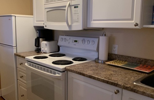 Regional District of Nanaimo Cottage | Peaceful and centrally located place - on Westwood Lake.