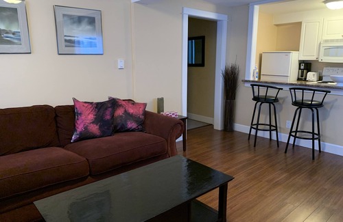 Regional District of Nanaimo Cottage | Peaceful and centrally located place - on Westwood Lake.