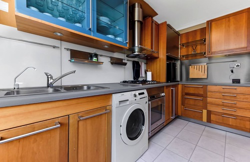 Cazenove House | Peaceful and Radiant 3BR Flat