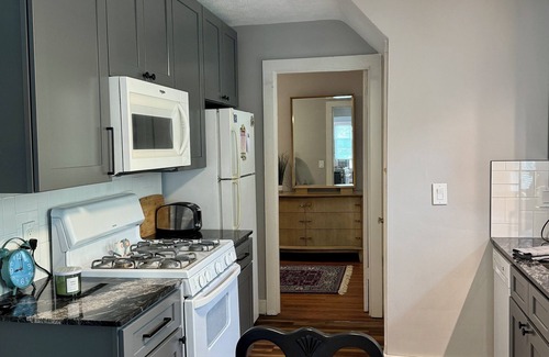 East Rochester Apartment | Peaceful and Stylish Apartment in Quiet Village