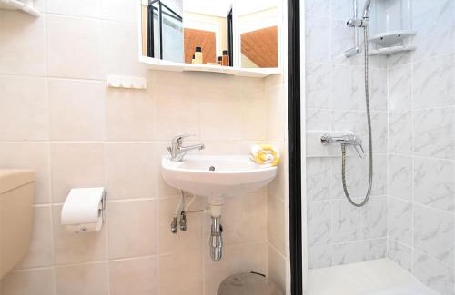 Lichtenhain Apartment | Peaceful Apartment in Lichtenhain with Private Terrace