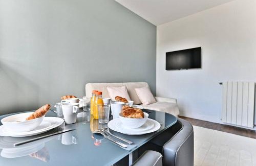 Gagny Apartment | Peaceful Apartment next to Paris Gagny - II
