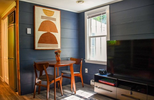 South Britain Apartment | Peaceful apartment on 3.5 acres w/artist studio.