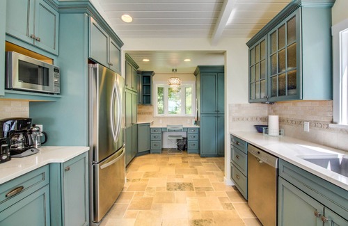 Clinton House | Peaceful bay-view home in a quiet location - short drive to the beach