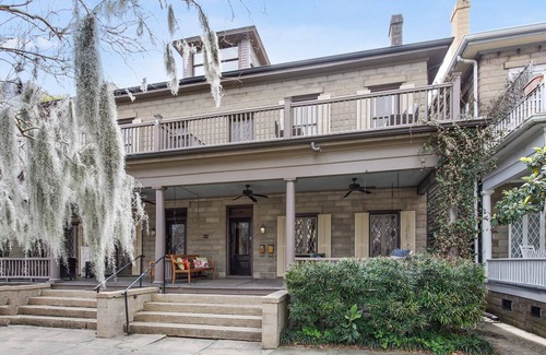 Historic Downtown Savannah Apartment | Peaceful & Beautiful Upper Apt! 2 Private Balconies!