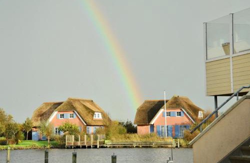 Stavoren House | Peaceful boathouse located in a water activity-rich area