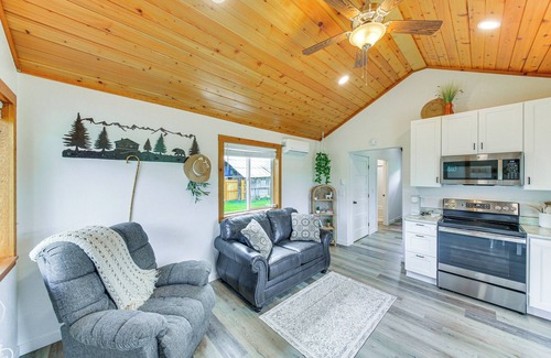 Bonners Ferry Cabin | Peaceful Bonners Ferry Cabin w/Deck & Mtn Views!