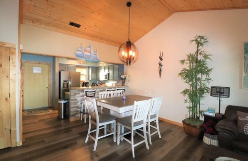 Indian Point Condo | Peaceful Branson Waterfront Get-a-Way Near SDC!