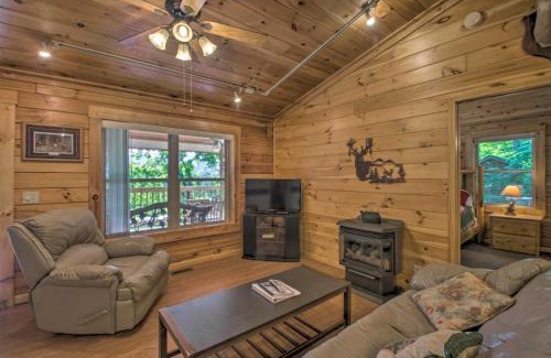 Bryson City House | Peaceful Bryson City Cabin - Fire Pit and Hot Tub!