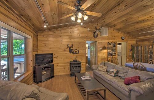 Bryson City House | Peaceful Bryson City Cabin - Fire Pit and Hot Tub!
