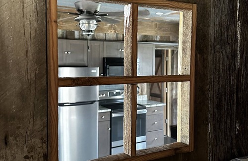 South Kansas City Apartment | Peaceful bunkhouse getaway on quiet farm in KCMO