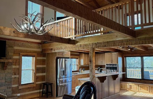 Lancaster Cabin | Peaceful Cabin in the Woods