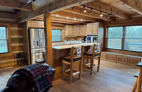 Lancaster Cabin | Peaceful Cabin in the Woods
