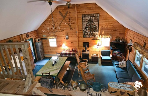 Farrandsville Cabin | Peaceful cabin in tranquil, private woodland