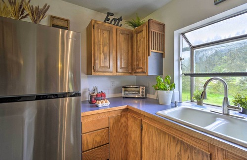 Adelma Beach Cabin | Peaceful Cabin on Horse Farm, 5 Mi to Town!