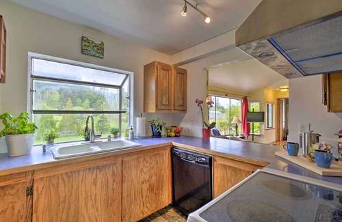 Adelma Beach Cabin | Peaceful Cabin on Horse Farm, 5 Mi to Town!