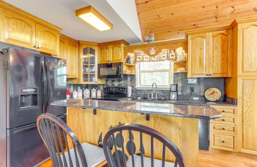 Murphy Cabin | Peaceful Cabin Retreat - 9 Mi to Murphy!