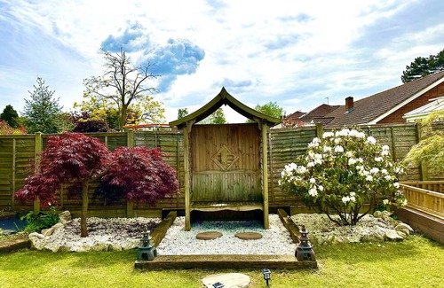 Hoddesdon House | Peaceful,captivating Home With Idylic Surroundings