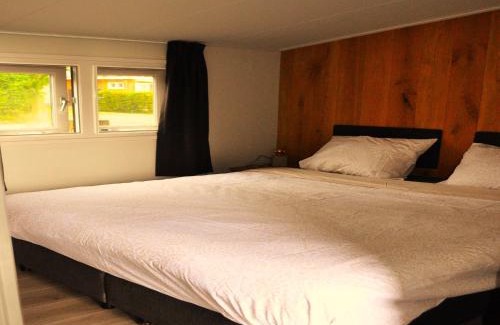 Haulerwijk Ski Chalet | Peaceful Chalet Close to Norg, cleaning included
