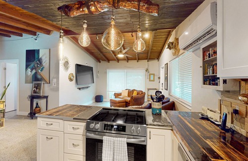 Edgewood House | Peaceful & charming dog-friendly retreat with fire pit, yard, patio, AC, & W/D