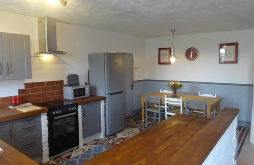 Cersay House | Peaceful & charming 3-bedroom house in Val en Vignes