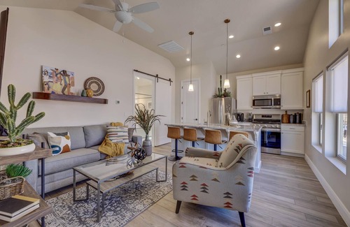 St. George Cottage | Peaceful | Clean | Get-a-way! | Sunsets and Palms Casita