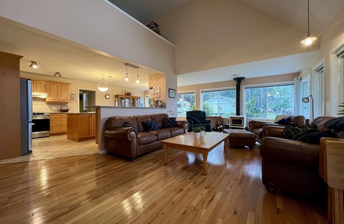 Regional District of Nanaimo House | Peaceful Coastal Retreat - Bowser Beach House