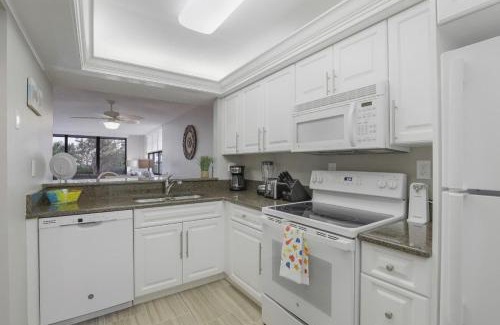 Marco Island House | Peaceful condo with pool and steps to Tigertail Beach