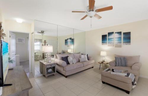 Marco Island House | Peaceful condo with pool and brief walk to beach
