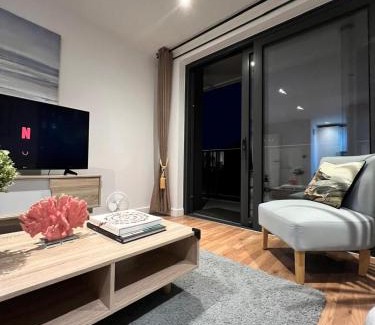 Canary Wharf Apartment | Peaceful, cosy - modern 2BR - 2Bathroom Flat in Canary Wharf