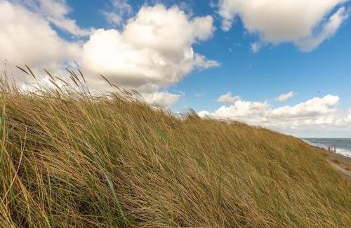 Irstead House | Peaceful Cottage by the Sea