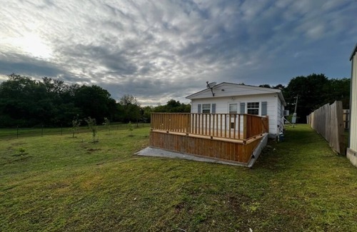 Hugo House | Peaceful Cottage home just 6 minutes from Choctaw Casino