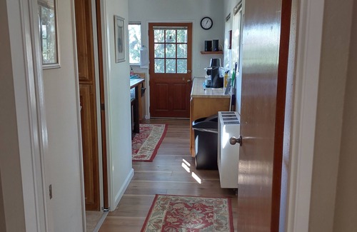 Atascadero Cottage | Peaceful cottage in the woods