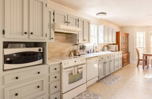 New Braunfels House | Peaceful Country Home Nestled in the Woods