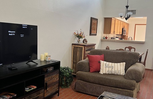 Northeast Heights House | Peaceful Courtyard Haven in Albuquerque's NE Heights, with Garage