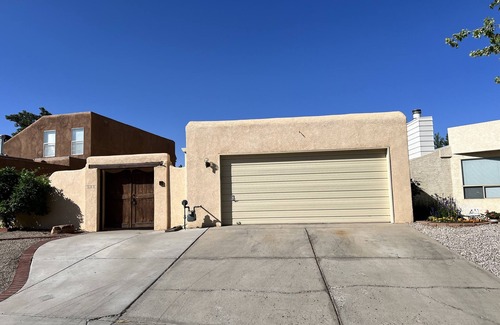 Northeast Heights House | Peaceful Courtyard Haven in Albuquerque's NE Heights, with Garage