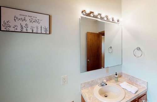 Prosperity House | Peaceful Cove Getaway