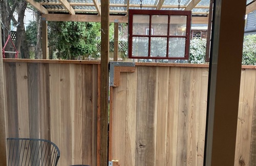 Sellwood-Moreland Apartment | Peaceful+Cozy StudioApt-Steps to Central Sellwood