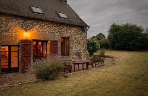 Lesbois House | Peaceful detached stone cottage